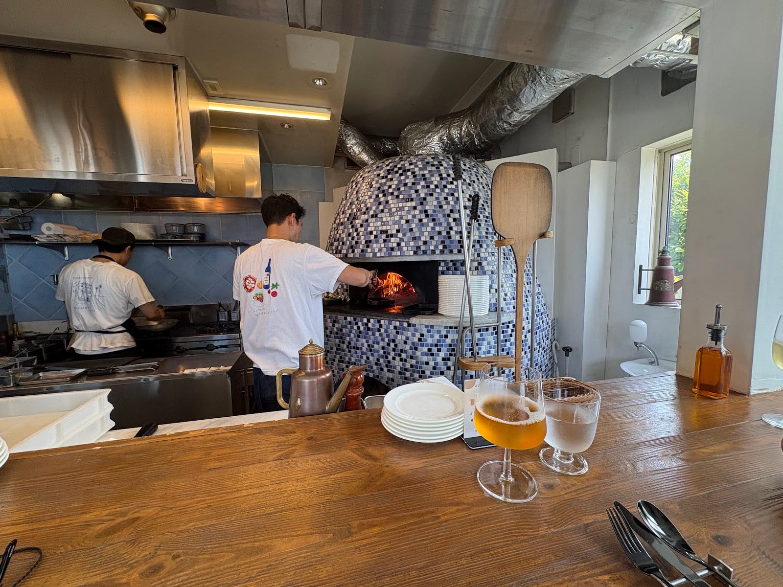 TRATTORIA PIZZERIA 207 店内 料理