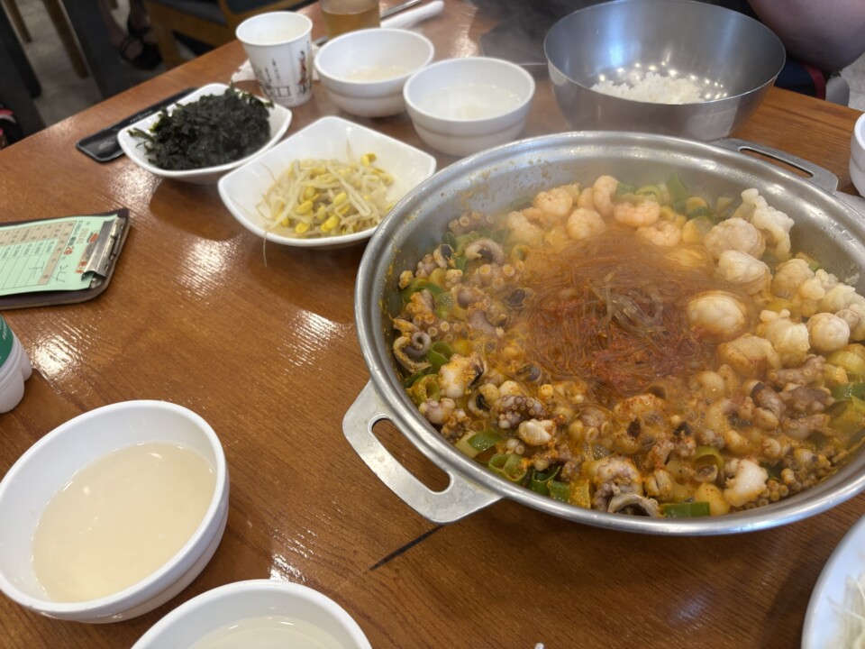 賑わう店内の様子